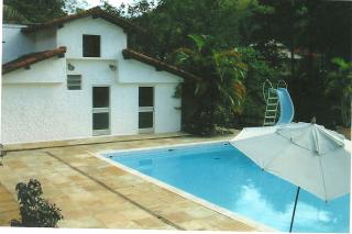 Cachoeiras de Macacu: VENDO CH&Aacute;CARA COM SEDE, 01 CASA DE H&Oacute;SPEDES E 01 CASA PARA CASEIRO. 3