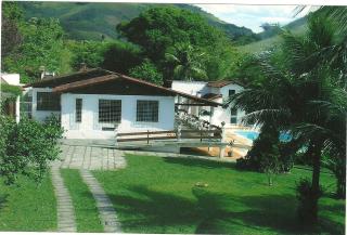 Cachoeiras de Macacu: VENDO CH&Aacute;CARA COM SEDE, 01 CASA DE H&Oacute;SPEDES E 01 CASA PARA CASEIRO. 4