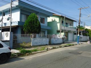 Itaja&iacute;: Casa no Bairro das Na&ccedil;&otilde;es em Balne&aacute;rio Cambori&uacute; 2