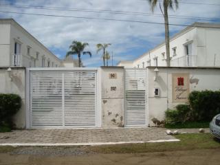 Bertioga: Villágio Próximo a Praia 1