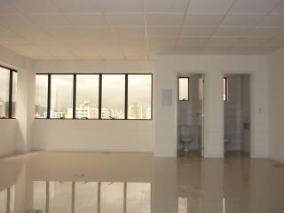 Itaja&iacute;: Sala Comercial no Centro de Itajai 3