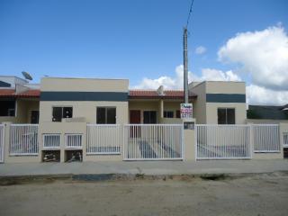 Casa Geminada com 2 quartos localizada no bairro Santa Regina em Itajai