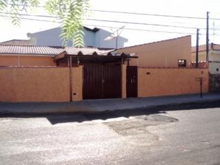 S&atilde;o Carlos: Casa no St. Fel&iacute;cia, c/ 3 dorms., garagem coberta.  1