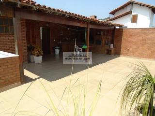 S&atilde;o Gon&ccedil;alo: Casa duplex, estilo colonial, 340 m&sup2; em rua tranquila! 34