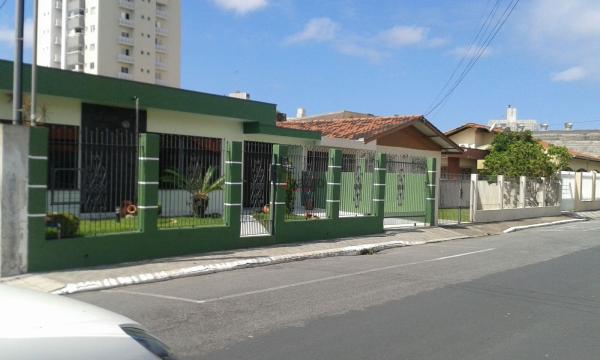 Itajaí: Casa com 3 quartos + 1 suite no bairro São Judas em Itajaí 2
