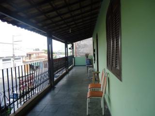 Betim: Casa 03 Quartos e Lojas 13