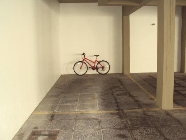 Cap&atilde;o da Canoa: Parcelamos em 8x - A-90 - Apto, 1D, gar, churr, no Centro, na Rua Moacir, 3q do mar 11