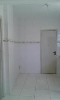 S&atilde;o Gon&ccedil;alo: Apto no Fonseca 2 quartos com depend&ecirc;ncia e garagem 12