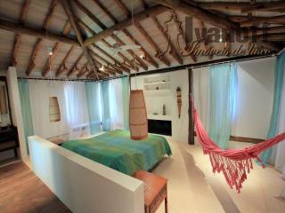 S&atilde;o Paulo: Casa de Revista com vista para represa, luxuosa propriedade em condom&iacute;nio fechado. Confira! 41