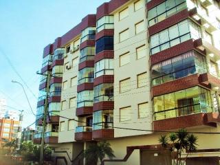 Cap&atilde;o da Canoa: Parcelamos em 8x - A-843 - Apto, 1D, na melhor localiza&ccedil;&atilde;o do Centro, a meia quadra do mar, em Cap&atilde;o da Canoa