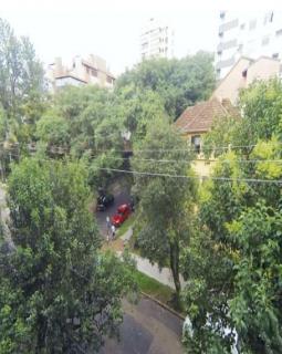 Porto Alegre: Apartamento de 2 dorms no bairro auxiliadora , reformado. 8