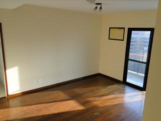 Rio de Janeiro: Excelente apartamento de 02 quartos,com sala e 01 vaga de garagem 6