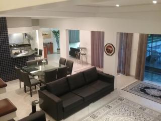 Guaruj&aacute;: Casa com Piscina e Churrasqueira no Acapulco, Guaruj&aacute;, 4 quartos 5