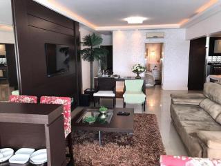 Balneário Camboriú: Apartamento em andar baixo composto por 3 suítes - Barra Sul 2