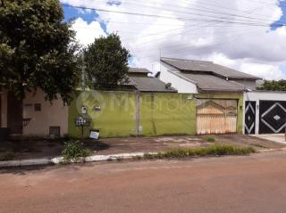 Goiânia: Casa, 3 quartos sendo uma suíte, 300 metros de lote, garagem coberta e quintal 1
