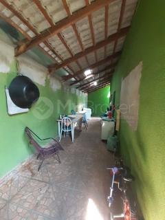 Goiânia: Casa, 3 quartos sendo uma suíte, 300 metros de lote, garagem coberta e quintal 10