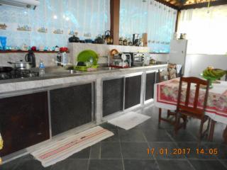 Guapimirim: Ch&aacute;cara com &aacute;gua corrente passando no Terreno 8