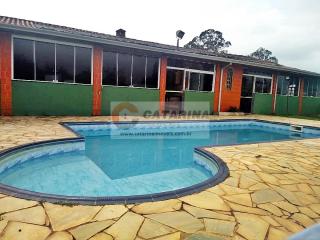 Mairinque: Bel&iacute;ssima ch&aacute;cara em Condom&iacute;nio Fechado! 1