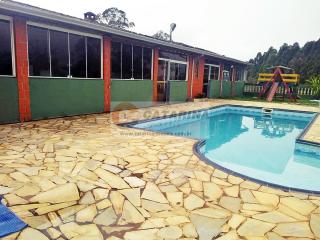 Mairinque: Bel&iacute;ssima ch&aacute;cara em Condom&iacute;nio Fechado! 2