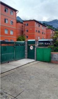 Vila Velha: Excelente oportunidade, apartamento de 1 quarto e garagem, em Corr&ecirc;a- Petropolis RJ. 1