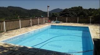 Niter&oacute;i: S&iacute;tio para Venda, S&atilde;o Gon&ccedil;alo / RJ, bairro Rio do Ouro, 4 dormit&oacute;rios, 2 su&iacute;tes, 4 banheiros, 4 vagas de garagens, &aacute;rea total 3.185,00 m&sup2;, &aacute;rea constru&iacute;da 200,00 m&sup2;, &aacute;rea privativa 200,00 m&sup2;, terreno  9