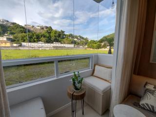 Cotia: Apartamento em Santos  9