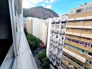 Niterói: Apartamento para Venda, Rio de Janeiro / RJ, bairro Copacabana, 4 dormitórios, 1 suíte, 3 banheiros, 1 vaga de garagem, área construída 220,00 m² AMA2704 1