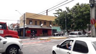 Fortaleza: Aluga-se excelente ponto comercial duplex com &aacute;rea total de 450m&sup2; em avenida movimentada 2