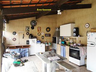 Maric&aacute;: Im&oacute;vel Linear, 2 Quartos (sendo 1 Su&iacute;te), &Aacute;rea Gourmet Com Lavado e Piscina. 11