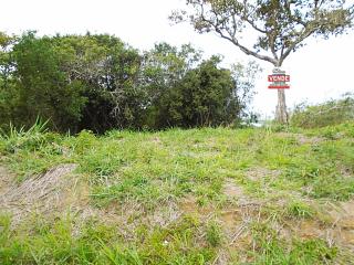 Maric&aacute;: Terreno Acima do N&iacute;vel da Rua, Bairro de Lagoa em Maric&aacute;. 3