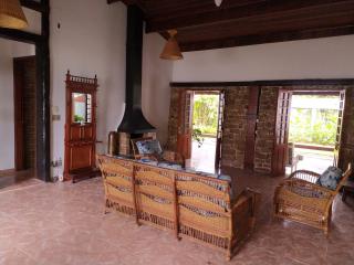 Ubatuba: Casa á venda em bairro Lagoinha, Ubatuba  SP 4