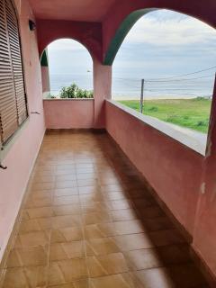Maric&aacute;: Investidor! Casa podendo ser transformada em Pousada, com 3 Pavimentos (sendo o 3&ordm; Terra&ccedil;o com Vista da Praia). 5