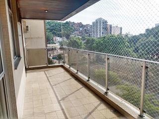 Maric&aacute;: Apart, Frente, Sol da Manh&atilde;, Sala c/2 Ambientes, Varanda com 14m&sup2;. 14