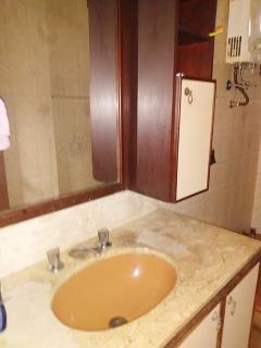 Maric&aacute;: Apart, Frente, Sol da Manh&atilde;, Sala c/2 Ambientes, Varanda com 14m&sup2;. 9