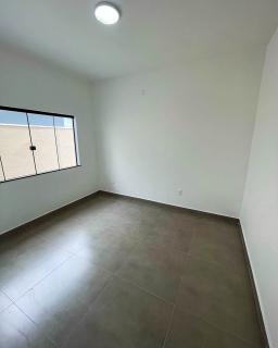 Maricá: Maravilhosa casa em Itaipuaçu com 3 quartos e área de churrasqueira. Ótima localização! 9