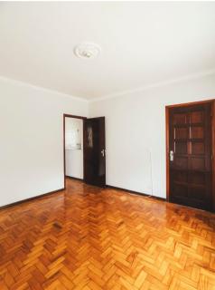 Po&ccedil;os de Caldas: Casa &agrave; venda Centro de Po&ccedil;os de Caldas, 1000 mts de dist&acirc;ncia da Igreja Matriz. 1