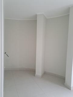 Crici&uacute;ma: Sala comercial Ed. Simone, totalmente reformada! 13