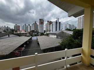 Crici&uacute;ma: Casa no bairro Michel em Crici&uacute;ma SC, com 260 m&sup2; super completa e vers&aacute;til! 4