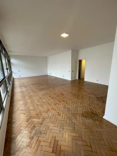 Rio de Janeiro: Lagoa - Apartamento de 4 quartos, sendo 1 su&iacute;te com 198m2 1