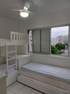 Atibaia: Confort&aacute;vel, Iluminado E Excelente Apartamento Na Praia De Pitangueiras, No Guaruj&aacute;, 50 Metros Do Mar. 10