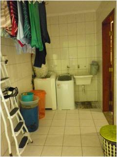 S&atilde;o Paulo: Vende-se lindo sobrado no bairro Santa Terezinha em SBC 8