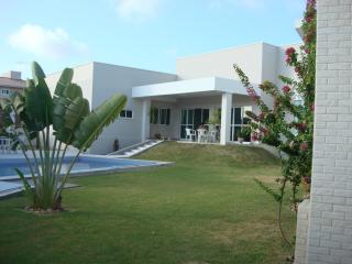 Fortaleza: Casa 2 lotes no Alphaville Euz&eacute;bio 4