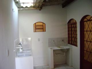 Bras&iacute;lia: Casa QNQ 3 duas casas no lote 4