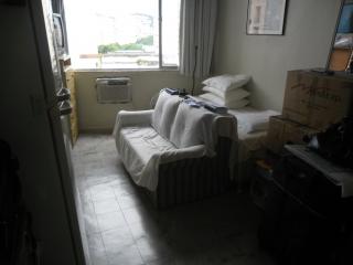 Rio de Janeiro: conjugado na quadra da praia 6