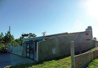 Tramanda&iacute;: Casa na praia em alvenaria e anexo nos fundos. Litoral Norte RS 3