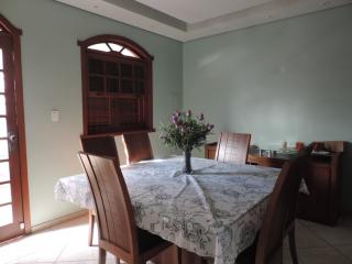 Belo Horizonte: Casa 4 quartos, 4 banhos, 1 su&iacute;te, churrasqueira 4