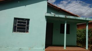 Goi&acirc;nia: Casa com 2 barrac&otilde;es 2