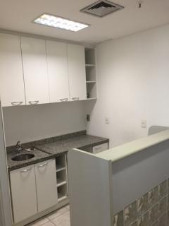 Santana de Parna&iacute;ba: ALUGA/VENDE BEL&Iacute;SSIMO CONJUNTO COMERCIAL COMPOSTO POR 3 SALAS EM PINHEIROS. 3