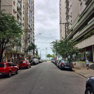 Santos: Apto reformado e mobiliado 2 dorms, bem localizado na Ponta de Praia, Santos, a meia quadra da praia 1