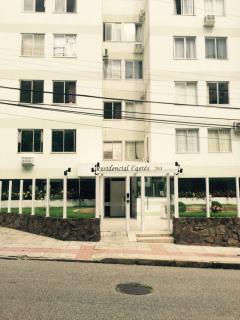 Florianópolis: Apartamento em Coqueiros com 3 quartos, sendo 1 suíte 1